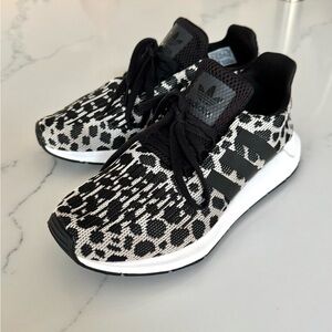 Adidas Swift Run Leopard Print Sneaker Size 6